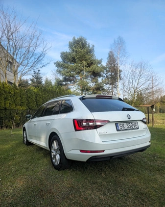 Skoda Superb cena 77700 przebieg: 171858, rok produkcji 2018 z Katowice małe 379